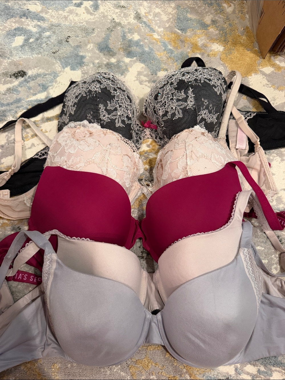 36D Victoria's Secret Lot of 5 bras  Women's Lace and T-Shirt Bra Set